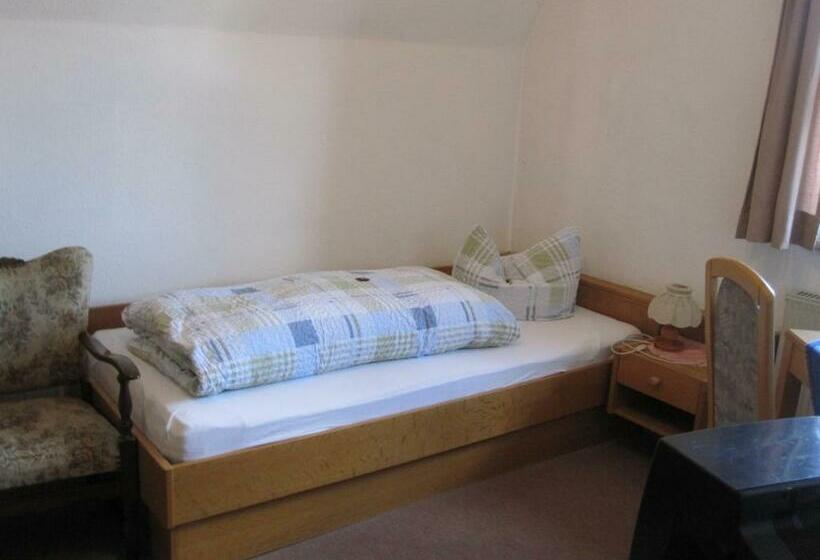 标准单人间, Bei Weirich