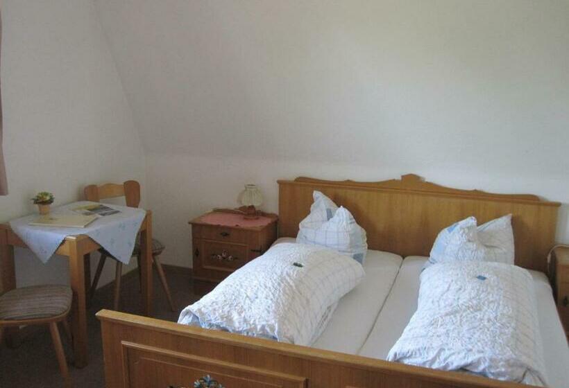 标准间, Bei Weirich