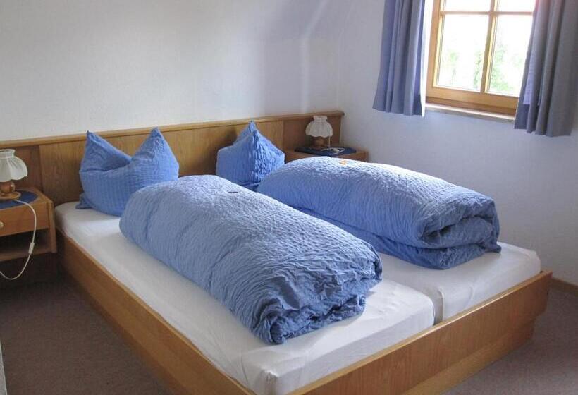 标准间, Bei Weirich