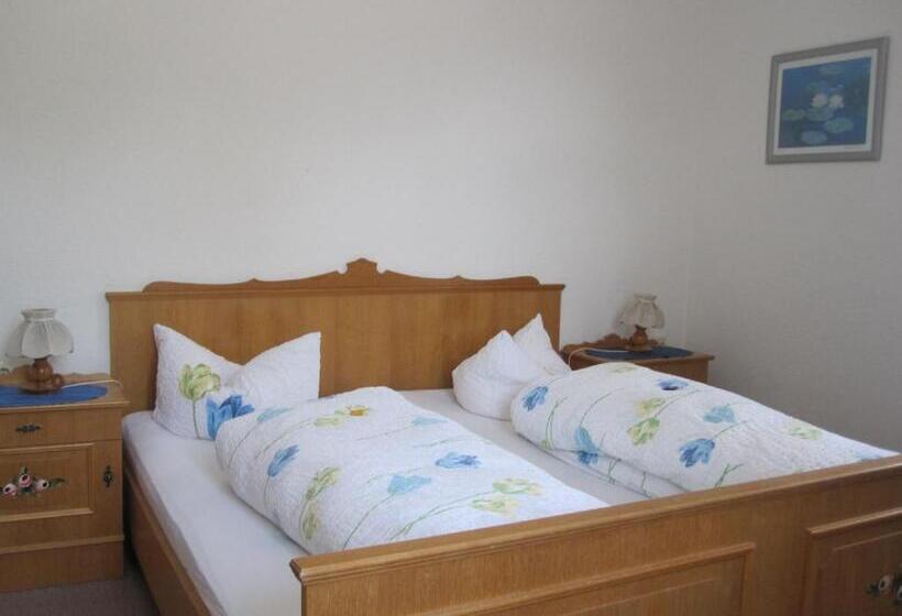 家庭间, Bei Weirich