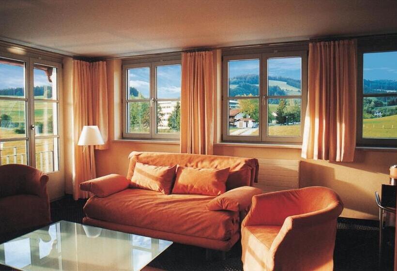 Номер Superior, Evviva