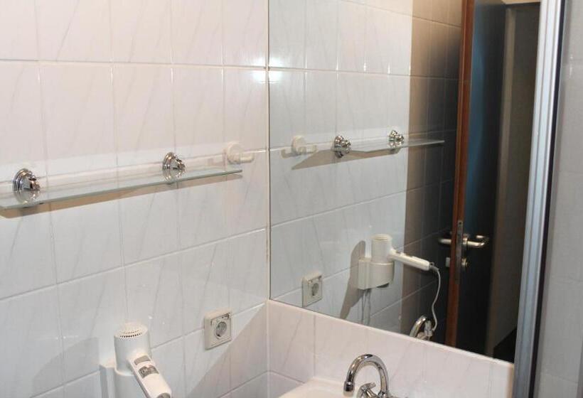 غرفة قياسية فردية, Mozart Bonn