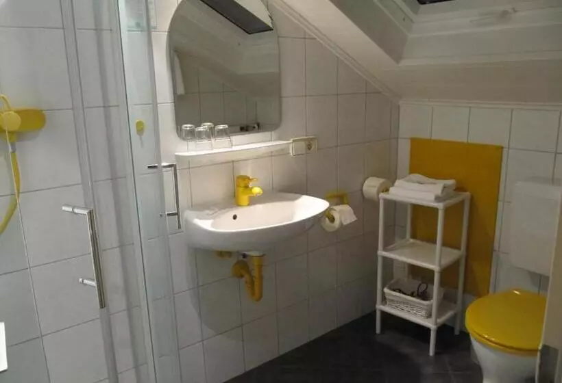 Quarto Quádruplo Standard, Ricci