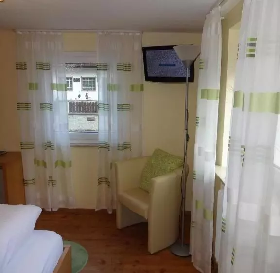 Suite Junior, Ricci