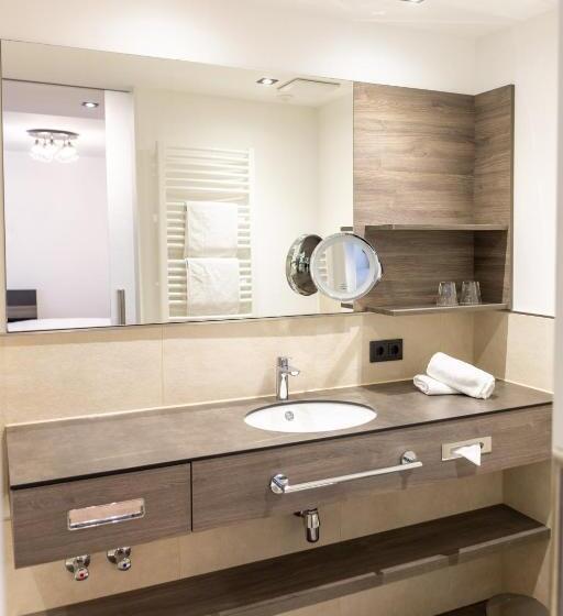 חדר דלוקס, Sacher Stoiber