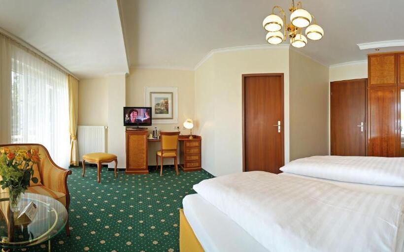 חדר סופריור, Sacher Stoiber