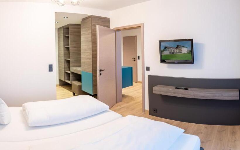 סוויטה דלוקס, Sacher Stoiber