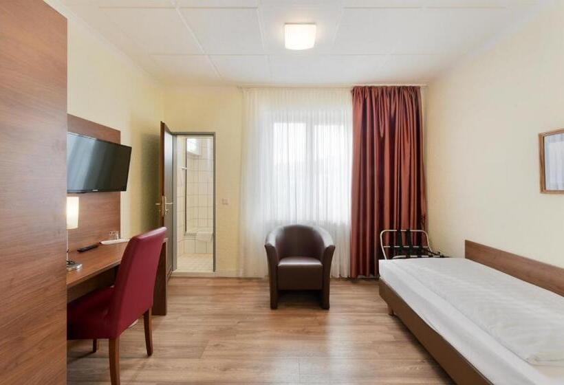 اتاق استاندارد یک نفره, Schumacher Düsseldorf