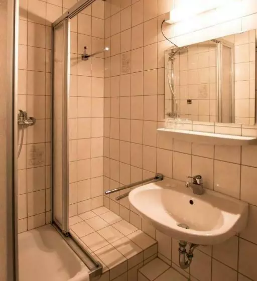 اتاق استاندارد یک نفره, Ulrichshof
