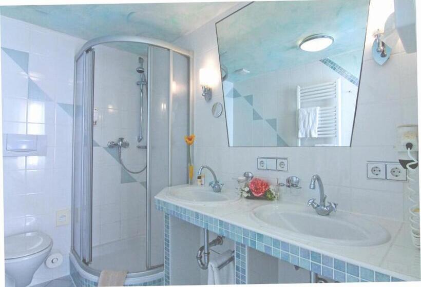 Standart Oda, Weingartner