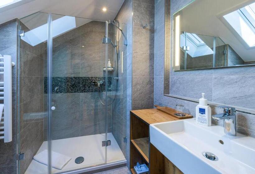 스탠다드 싱글 룸, Zur Post