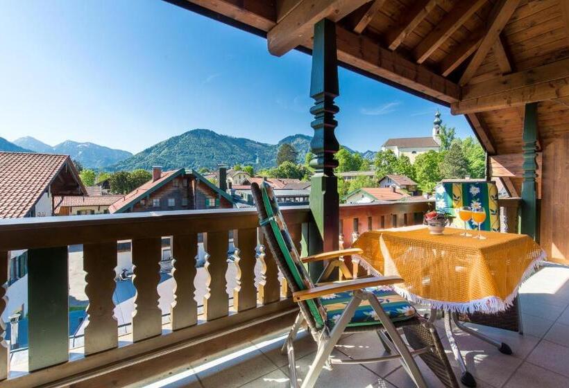 스탠다드 룸, Zur Post