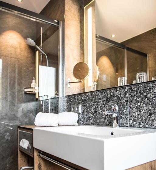 컴포트 룸, Zur Post