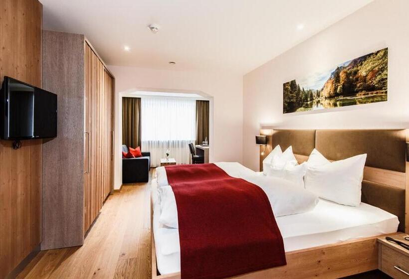 주니어 스위트, Zur Post