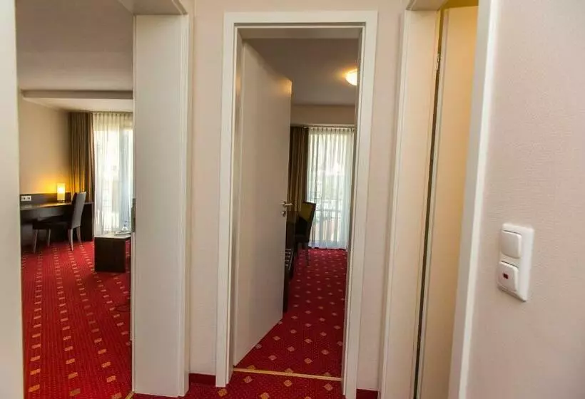 اتاق استاندارد سه نفره, Parkhotel Cochem