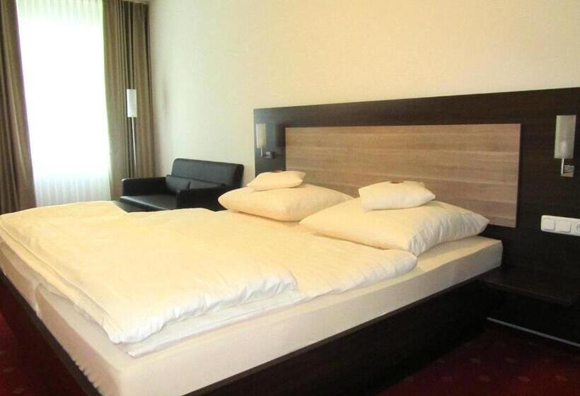 اتاق استاندارد سه نفره, Parkhotel Cochem