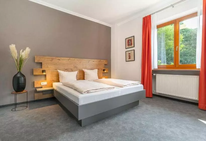 استودیوی استاندارد, Parkhotel Cochem