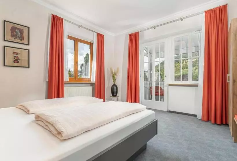 استودیوی استاندارد, Parkhotel Cochem
