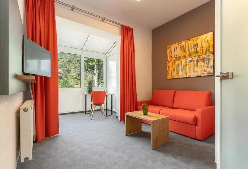 استودیوی استاندارد, Parkhotel Cochem