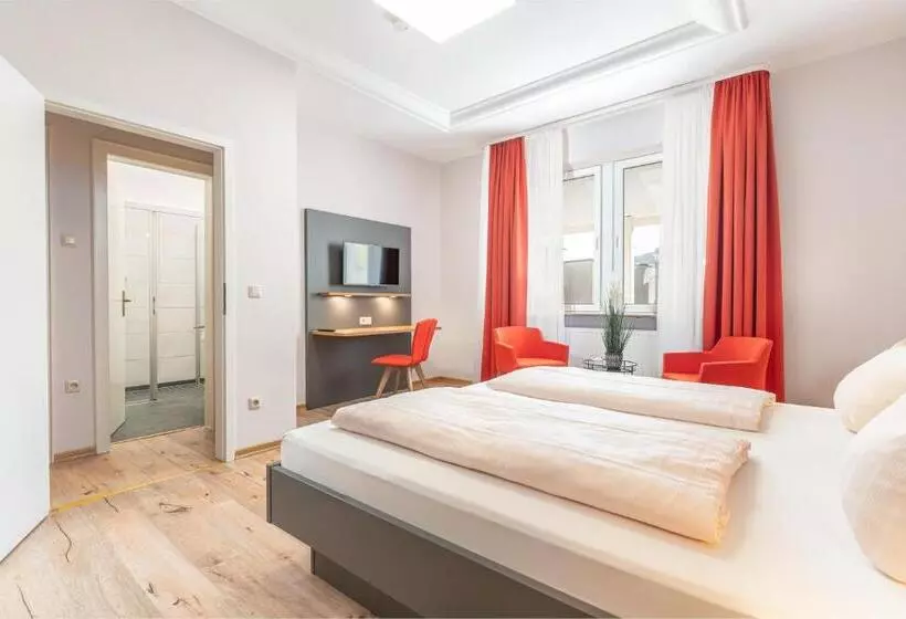 استودیو خانوادگی, Parkhotel Cochem