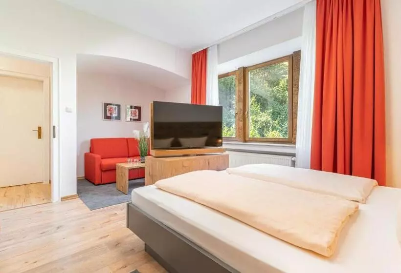 استودیو خانوادگی, Parkhotel Cochem