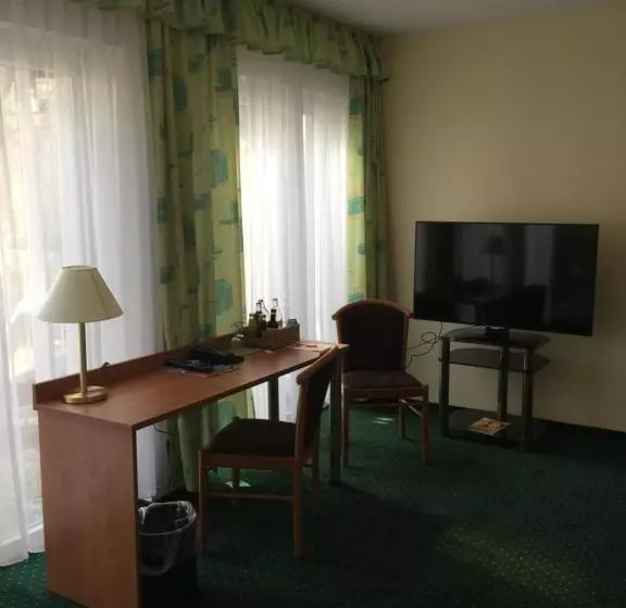 Comfort Room, Frick S
