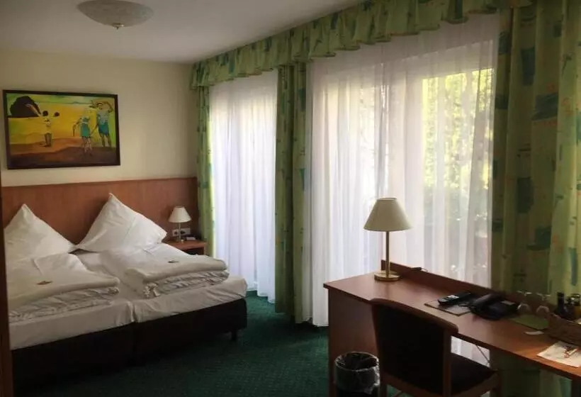 Comfort Room, Frick S