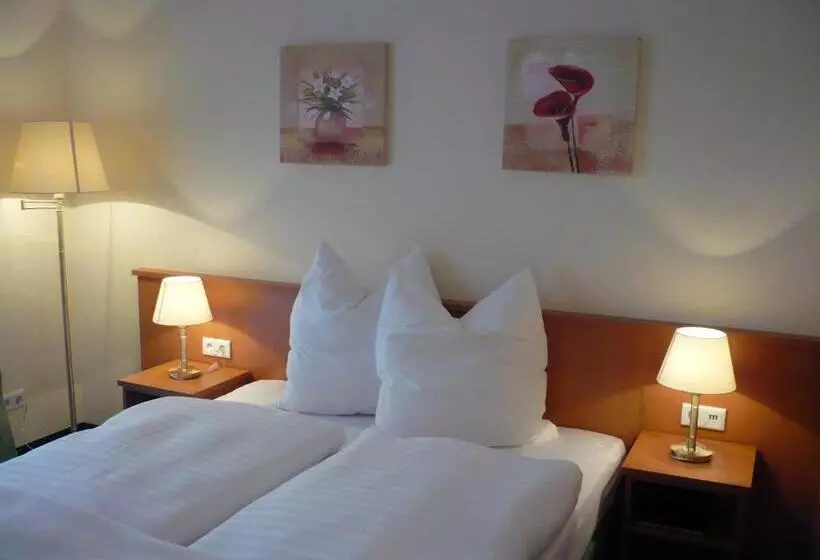Standard Room, Frick S