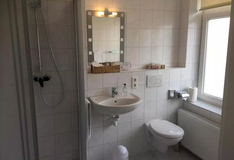 Standard Room, Frick S