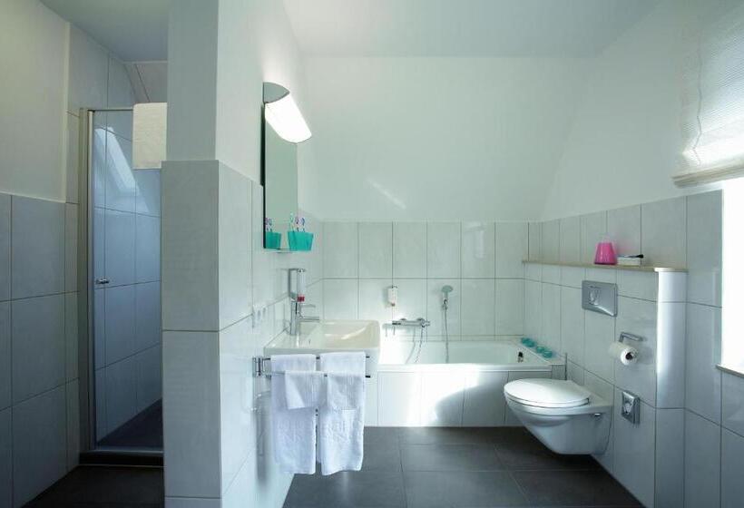 Апартаменты 2 Спальни, Romantik Berghotel Astenkrone