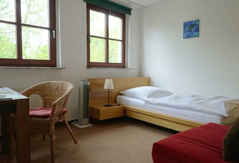 اتاق استاندارد یک نفره, Pension Am Helenenwall