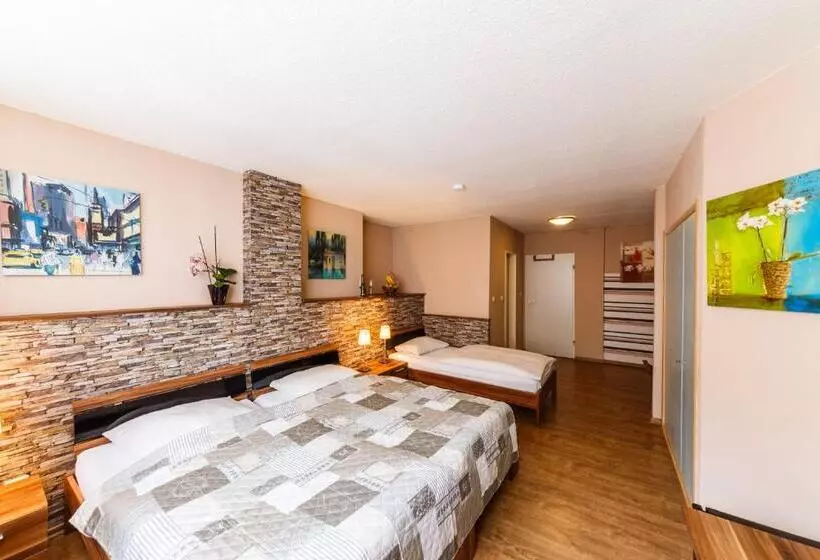 Standard Kolmen Hengen Huone, City Hotel Stolberg