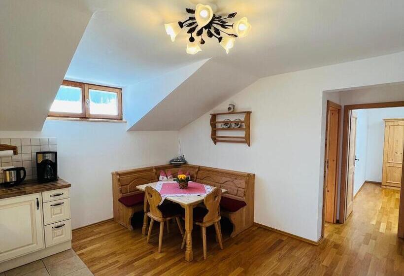 1 Bedroom Apartment Lake View, Gästehaus Kleinbuch