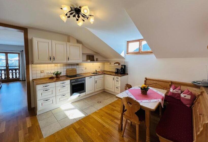 1 Bedroom Apartment Lake View, Gästehaus Kleinbuch