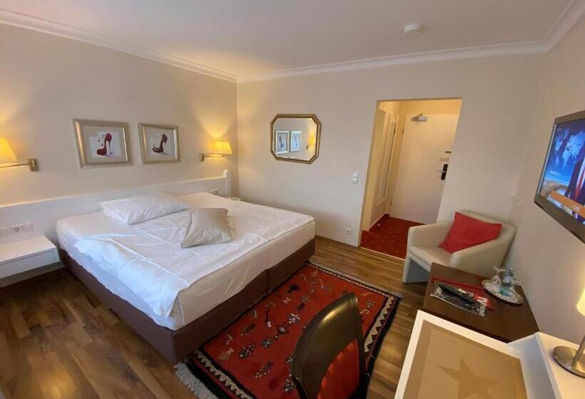 Номер Стандарт, Hessischer Hof