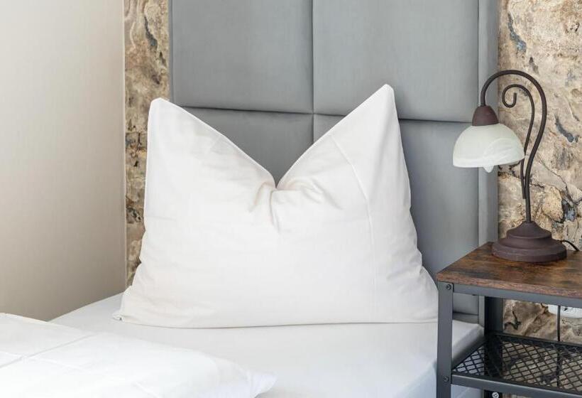 اتاق استاندارد یک نفره, Kaiserhof