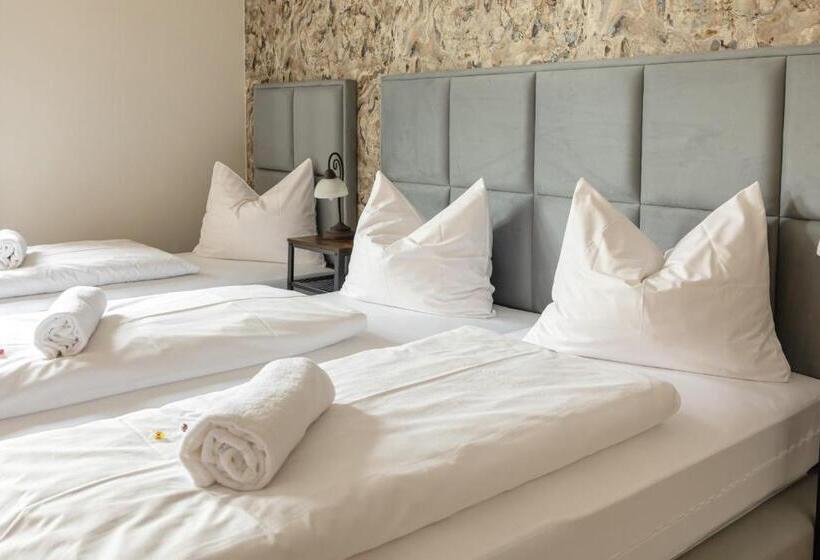 اتاق خانوادگی, Kaiserhof