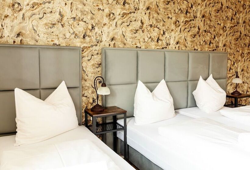 اتاق خانوادگی, Kaiserhof