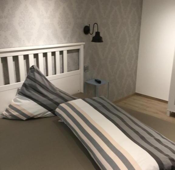 标准单人间, Landhaus Thome