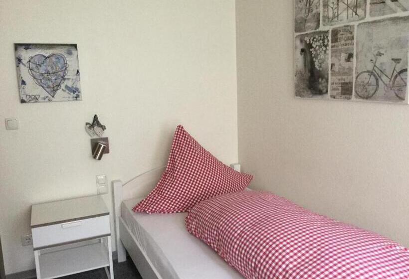 标准单人间, Landhaus Thome