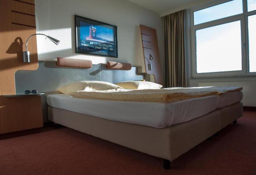 غرفة قياسية, Motorsport Arena