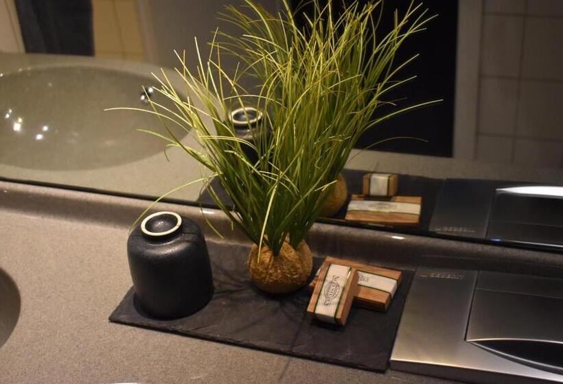 Номер Deluxe, Neue Stuben