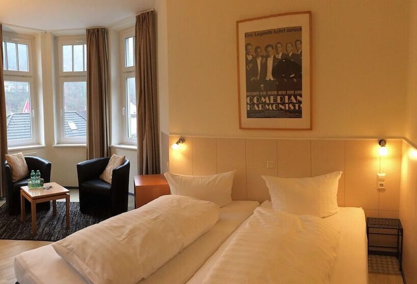 Номер Стандарт, Weidenhof