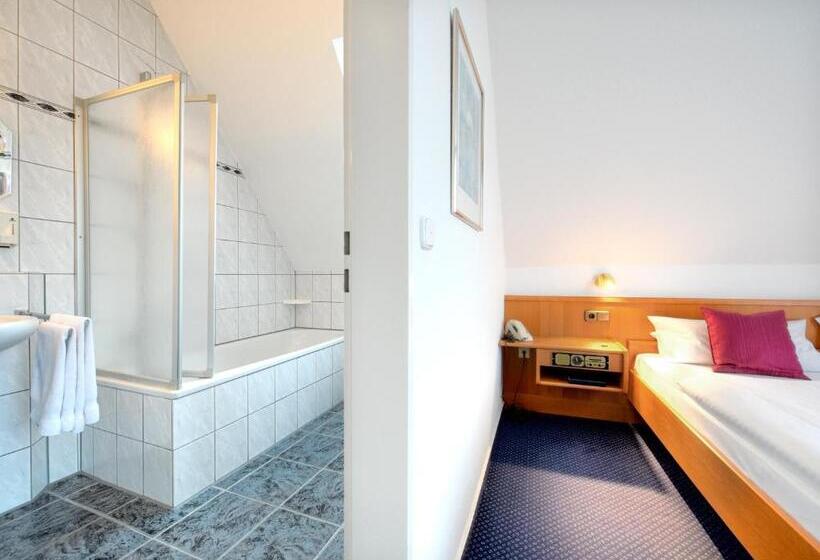 חדר סטנדרט, Zur Prinzenbrucke