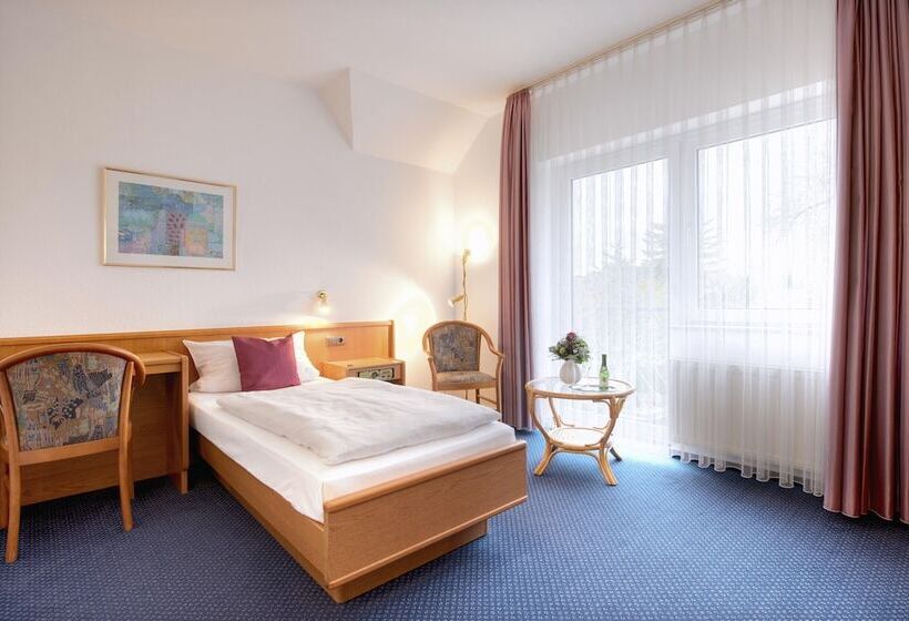 חדר סטנדרט יחיד, Zur Prinzenbrucke