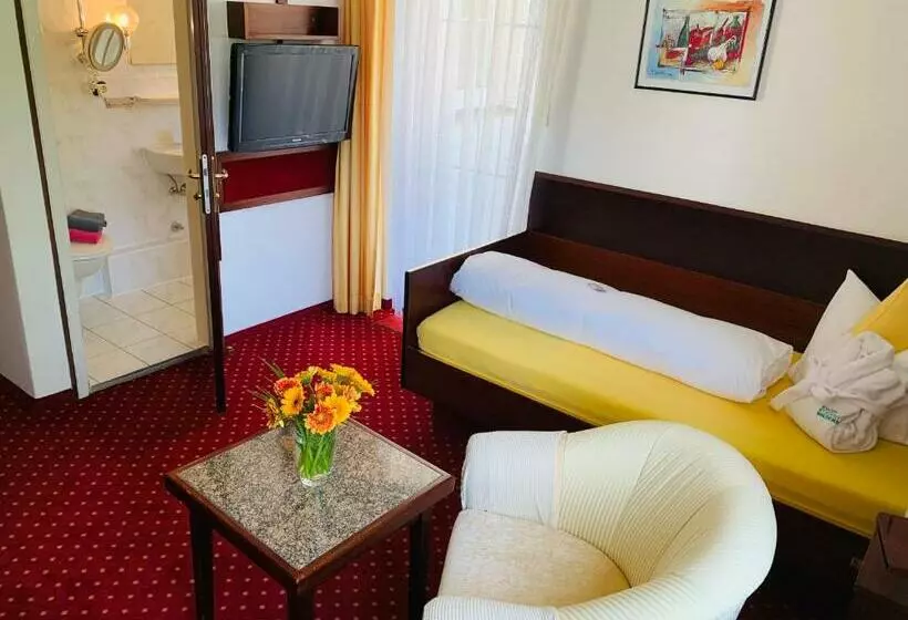 اتاق استاندارد یک تخته با بالکن, Kurhotel Wiedenmann