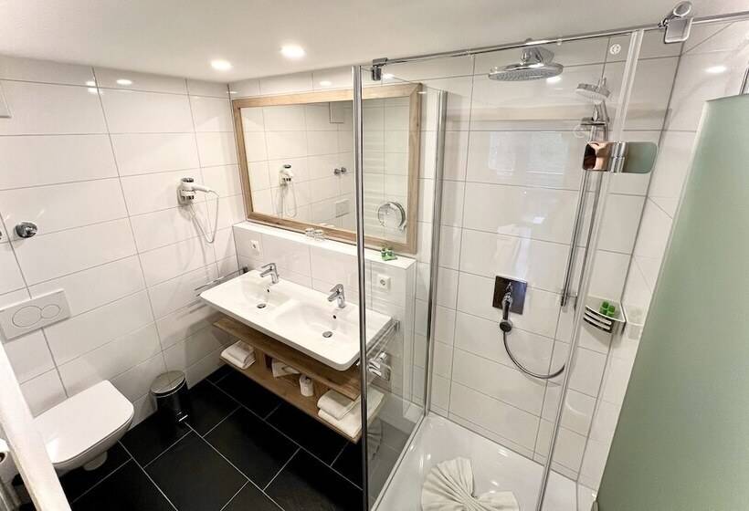 Апартаменты 3 Спальни, Naturhotel Café Waldesruhe