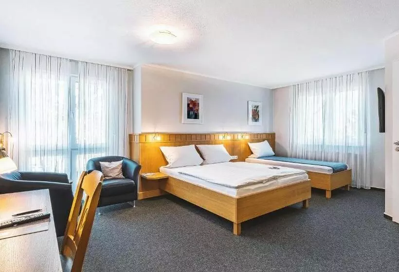 コンフォートトリプルルーム, Dorint Parkhotel Siegen