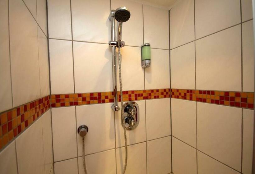 스탠다드 룸, Waldhotel Schinkenwirt