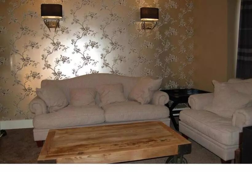 سوییت جونیور, Boutique Hotel Georges
